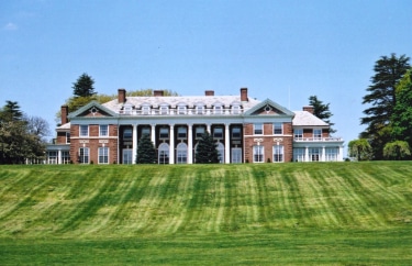 Stonehill College Student Reviews Scholarships And Details