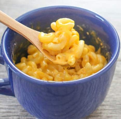 Macaroni and cheese in a mug